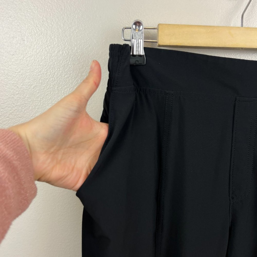 Athleta Chelsea Utility Jogger Pants Size 8 Black Cargo Athletic Travel Casual - Picture 6 of 13